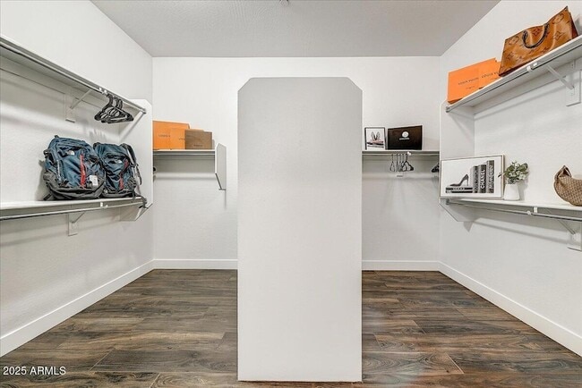 Building Photo - 9407 S 13th Way