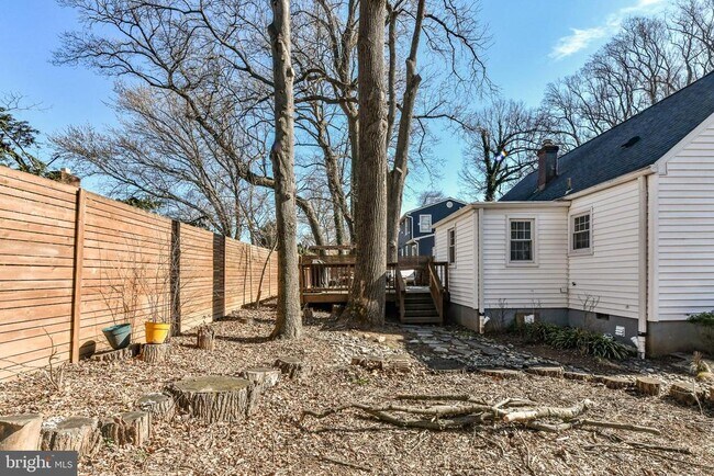 Building Photo - 7308 Poplar Ct
