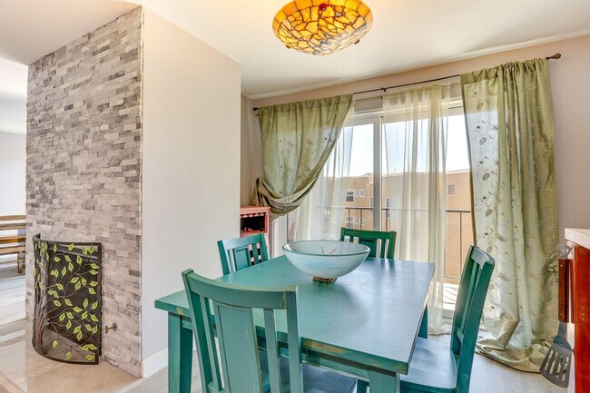 Building Photo - 801 Kalpati Cir