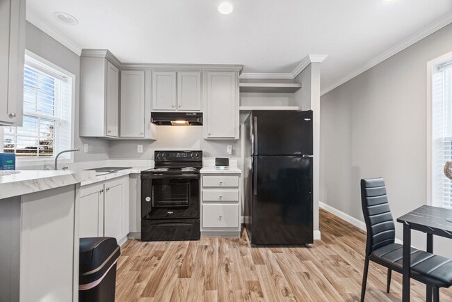 Building Photo - 2446 Peartree Rd