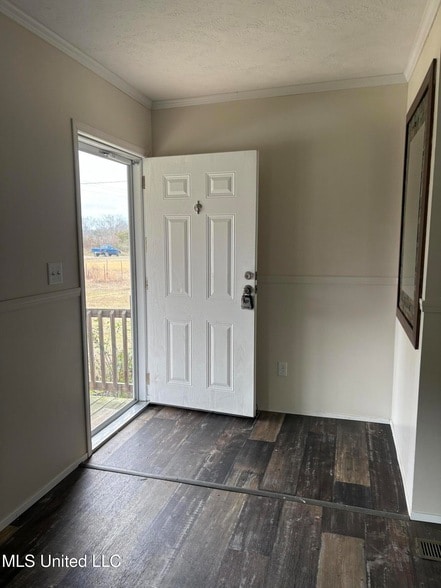 Building Photo - 1639 County Line Rd