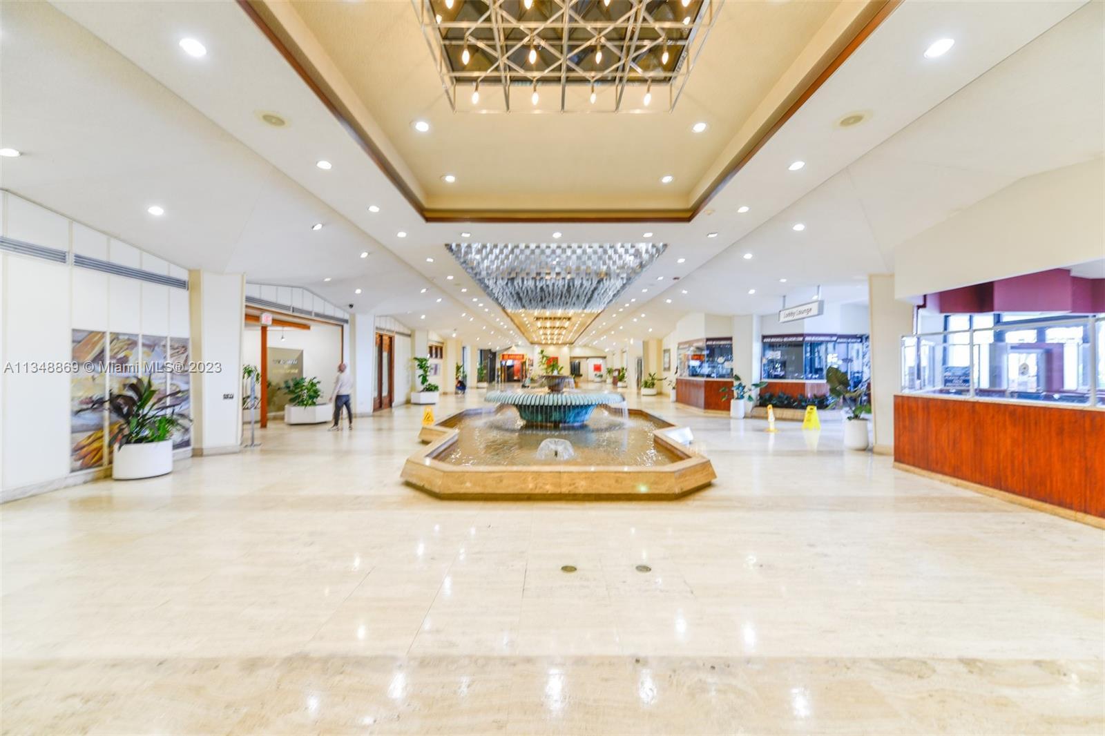 Building Photo - 905 Brickell Bay Dr
