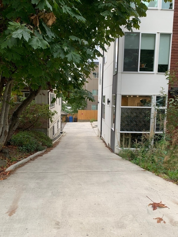 Building Photo - 13735 35th Ave NE