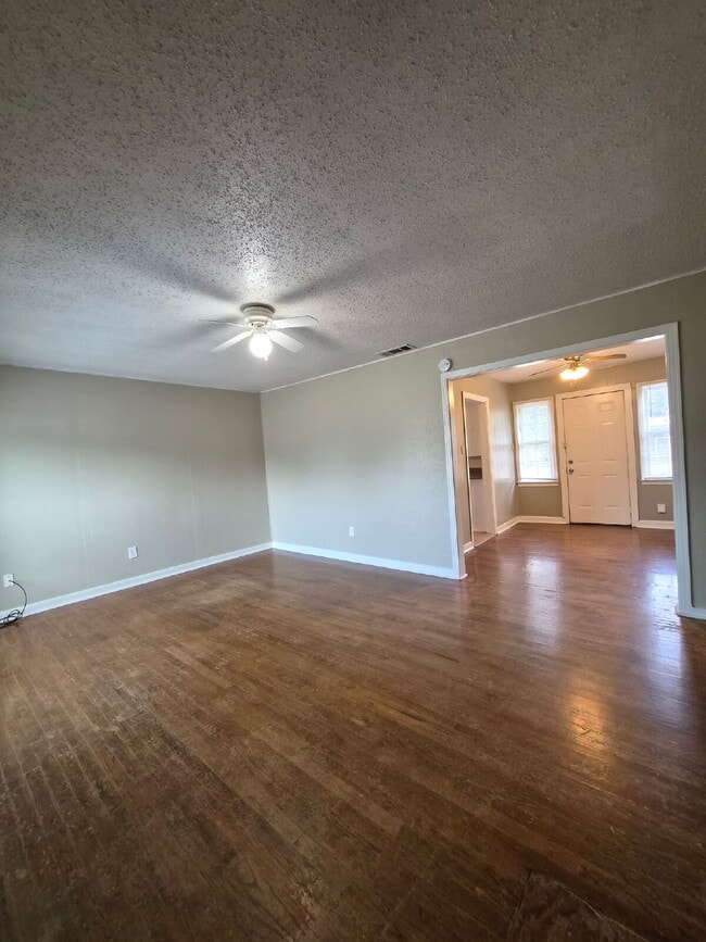 Building Photo - Pre-Leasing for Summer/Fall 2026 - Flooring Updates in Kitchen/Bathrooms, along with Updated Coun...