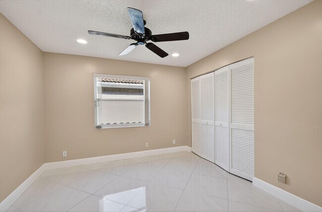 Building Photo - 7891 Sailing Shores Terrace