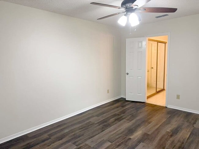 Building Photo - 3039 Greenlodge Ln