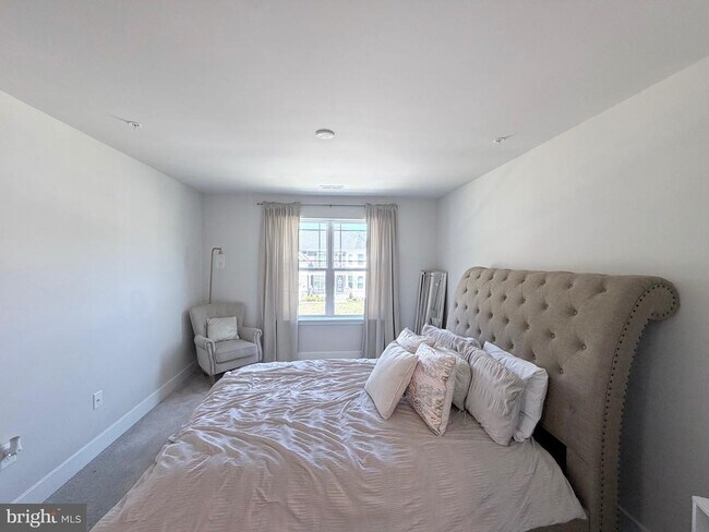 Building Photo - 2835 Bridgewater Dr