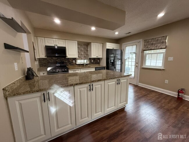 Building Photo - 88 Sapphire Ln