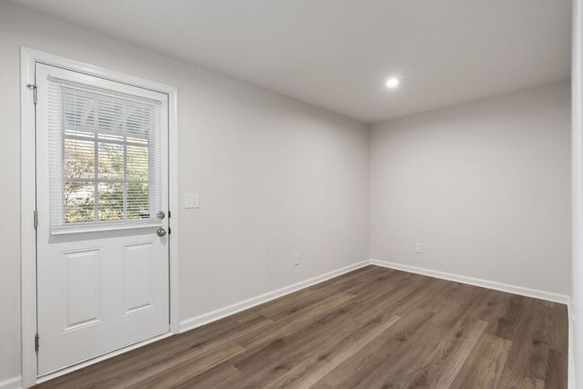 Building Photo - 109 Brooklane Ct
