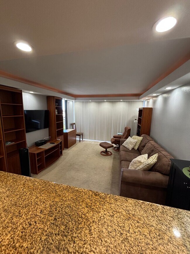 Building Photo - Fully Furnished One Bedroom Rental In Aiea