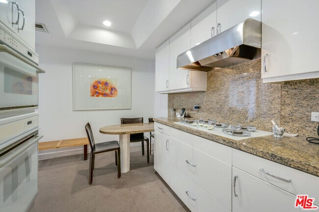 Building Photo - 701 Ocean Ave