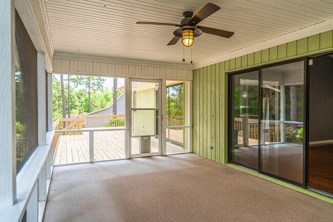 Building Photo - 4 Harness Pl