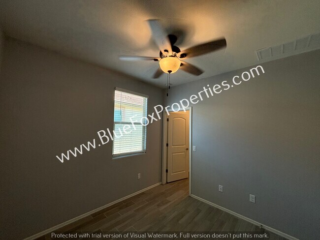 Building Photo - 735 Calle Calca