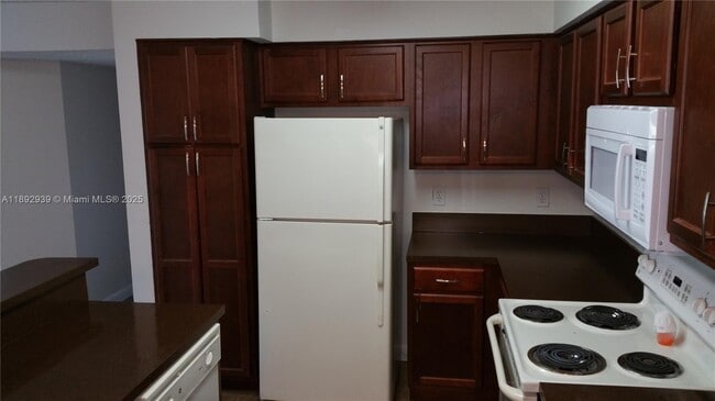 Building Photo - 7640 Westwood Dr