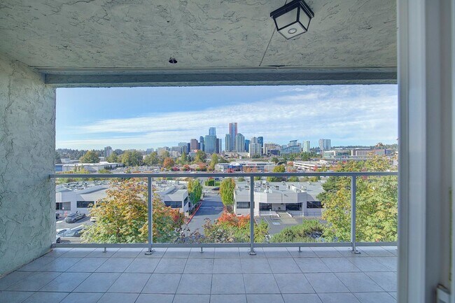Building Photo - 2bd/1.75ba Bellevue Condo