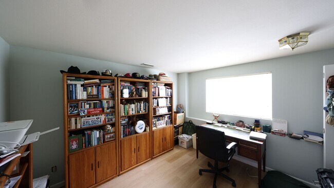 Building Photo - 3 Bed 2.5 Bath - View Home - Private Large Lot - Pet Friendly - NAS Whidbey