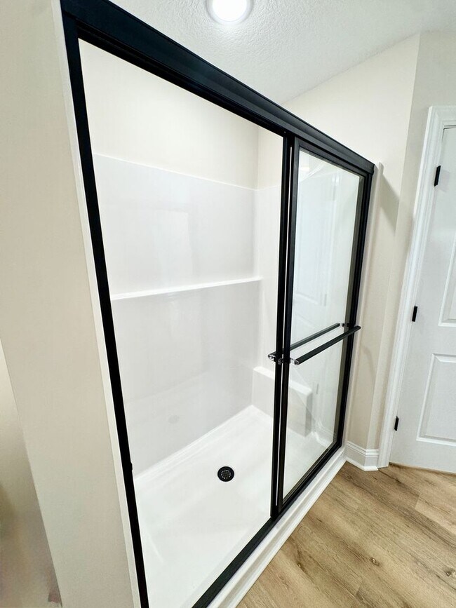 Building Photo - BEAUTIFUL, BRAND NEW HOME! Available now!