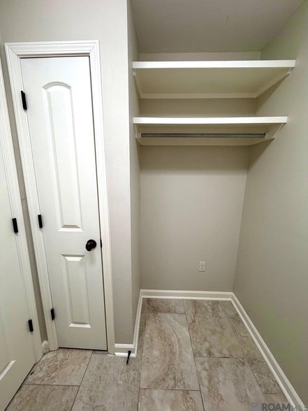 Building Photo - 18277 Autumn View Dr