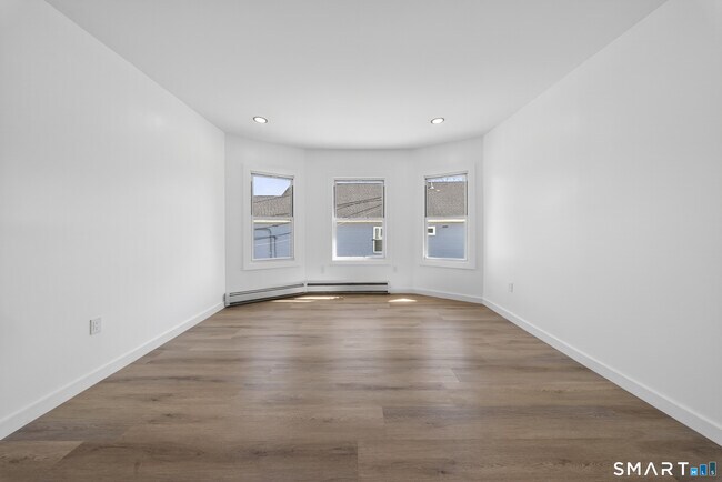 Building Photo - 259 Laurel Ave