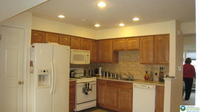 Building Photo - 1047 Sparrow Way