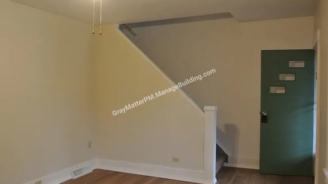 Building Photo - 861 Priestley Ave