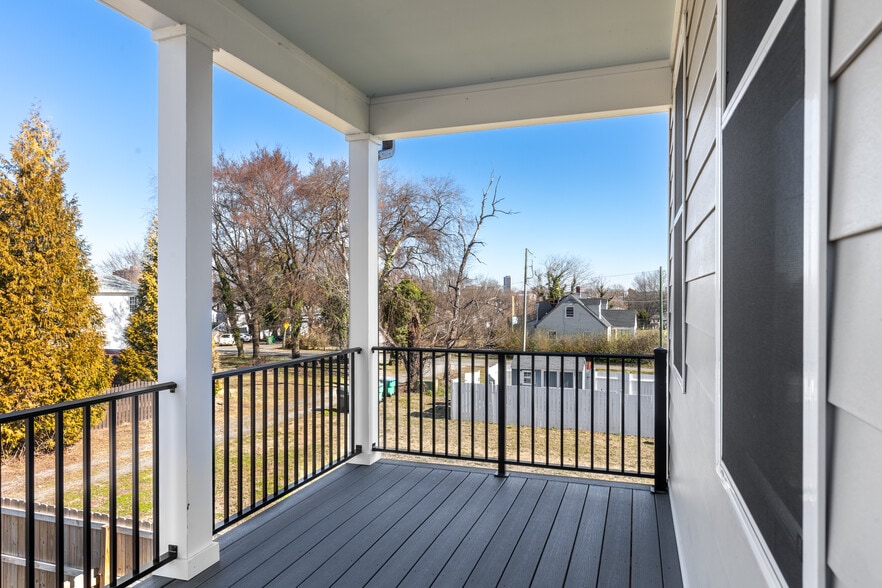 Deck/Balcony - 2511 Porter St