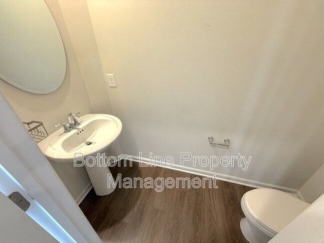 Building Photo - 15708 Country House St