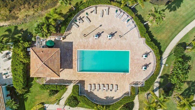 Building Photo - 12133 SW Aventino Dr