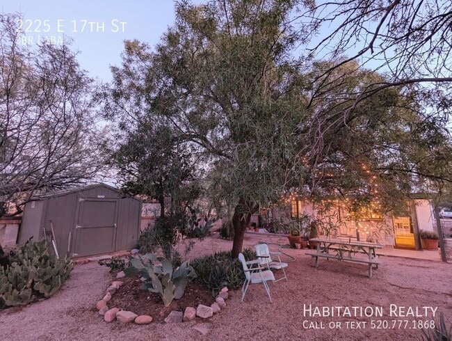 Building Photo - 2225 E 17th St