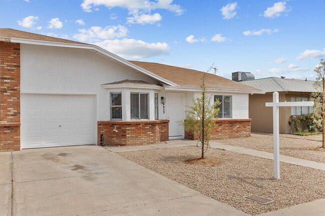 Building Photo - 6825 N 81st Ln