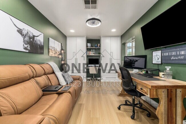 Building Photo - 107 S Catalina St