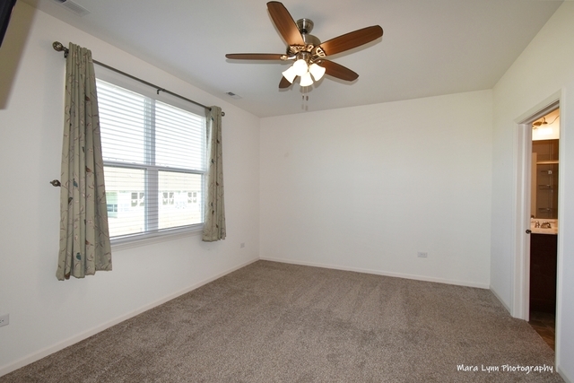 Building Photo - 325 Sussex Ln
