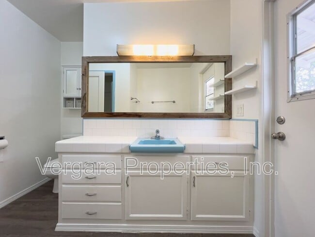 Building Photo - 623 Camino Real