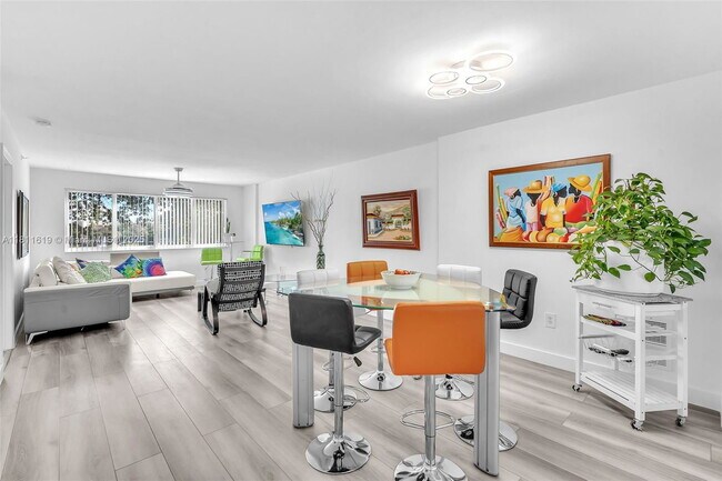 Building Photo - 9525 Weldon Cir