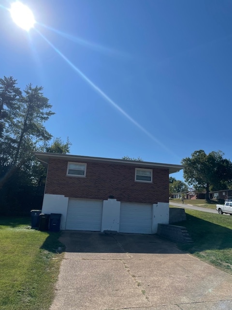 Building Photo - 9040 Crest Oak Ln