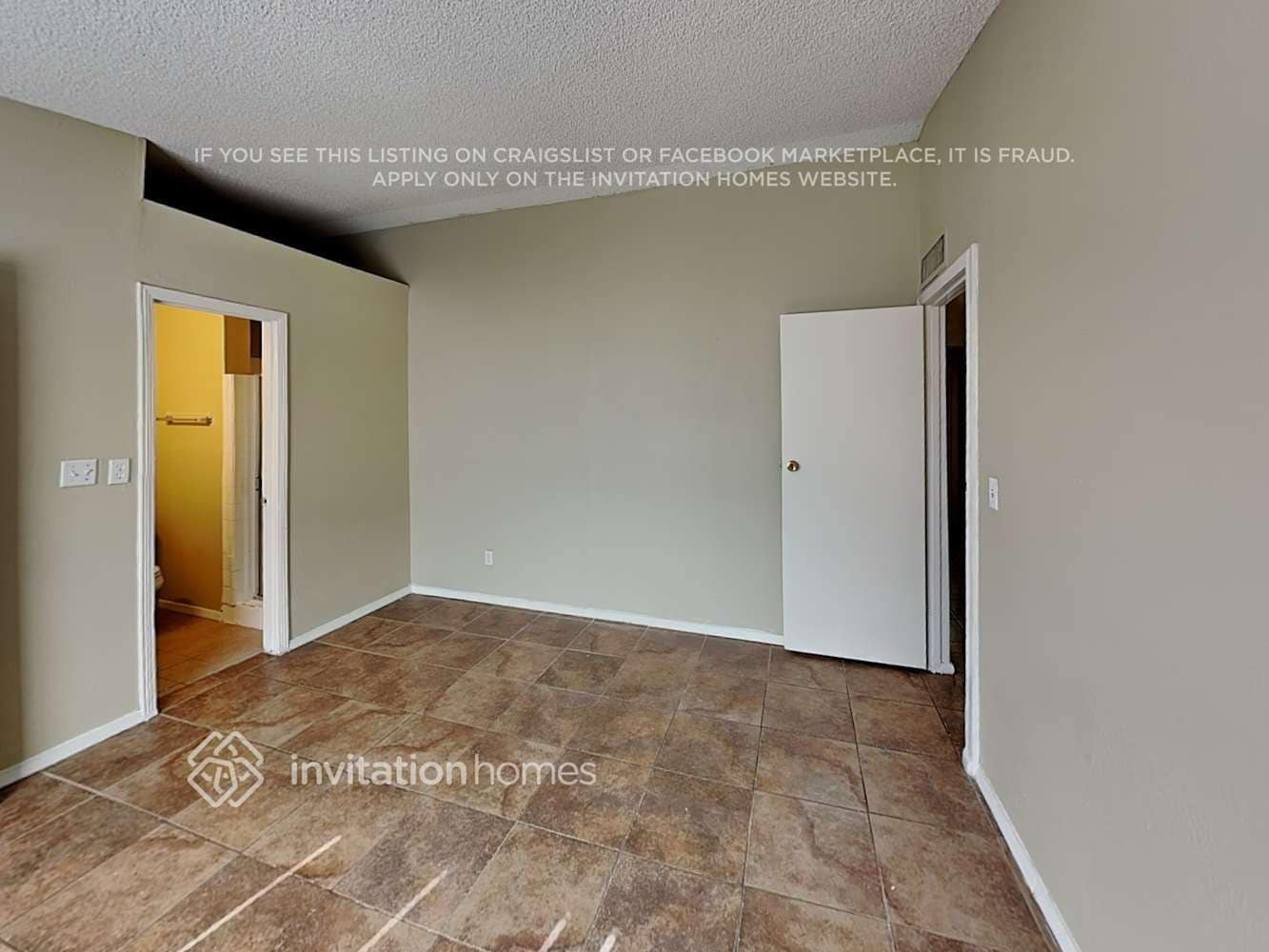 Building Photo - 18021 N 40th Pl