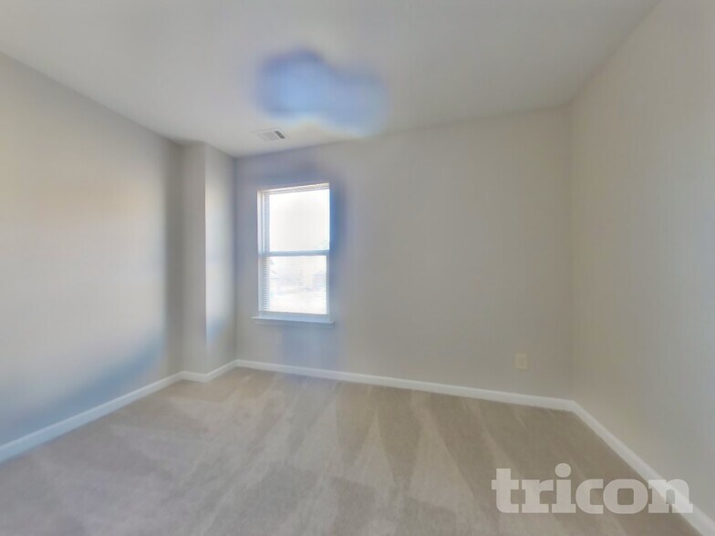 Building Photo - 30 Wyndham Ct