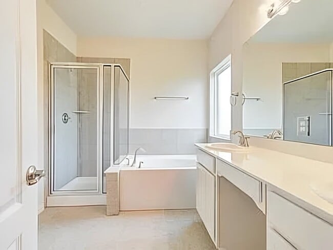 Building Photo - 30031 Willow Cove Ln