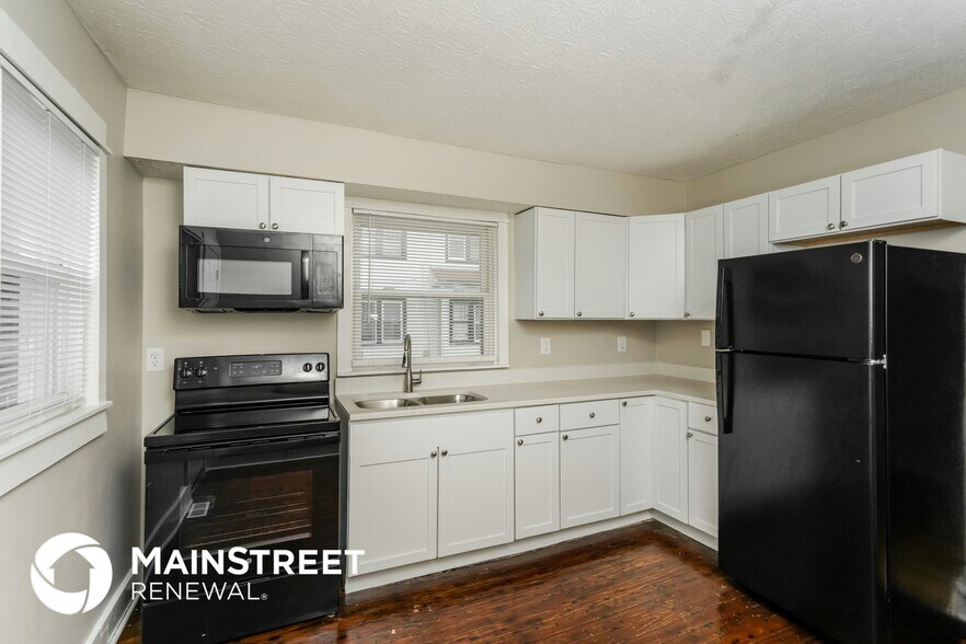 Building Photo - 1812 W Gaulbert Ave