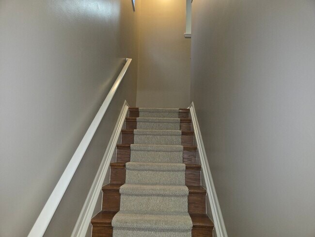 Building Photo - 6725 Boulder Pointe Dr