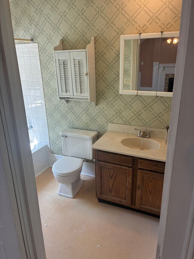 Building Photo - 1454