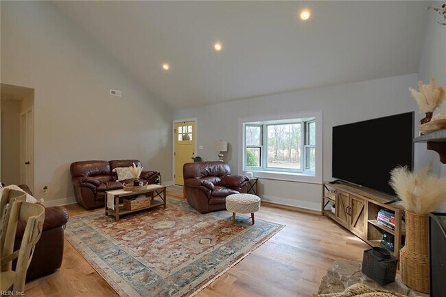 Building Photo - 3580 Woodstock Rd