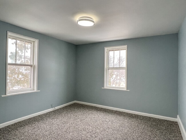 Building Photo - 617 W Baraga Ave