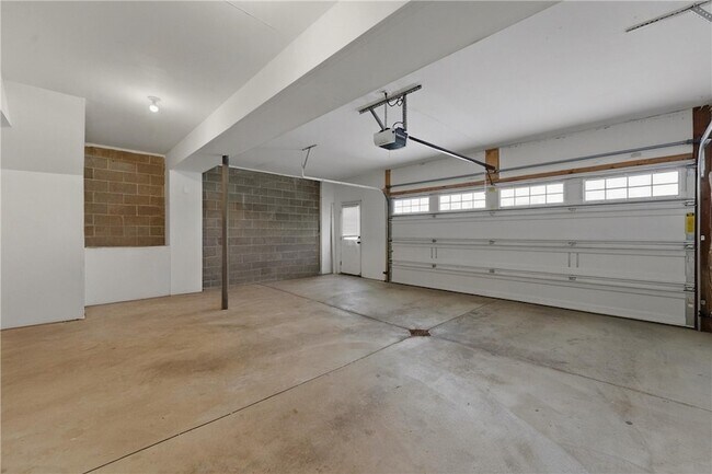 Building Photo - 200 Venango Trail