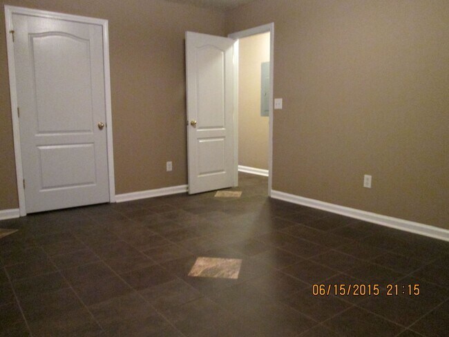 Building Photo - 6237A Dorsett Shoals
