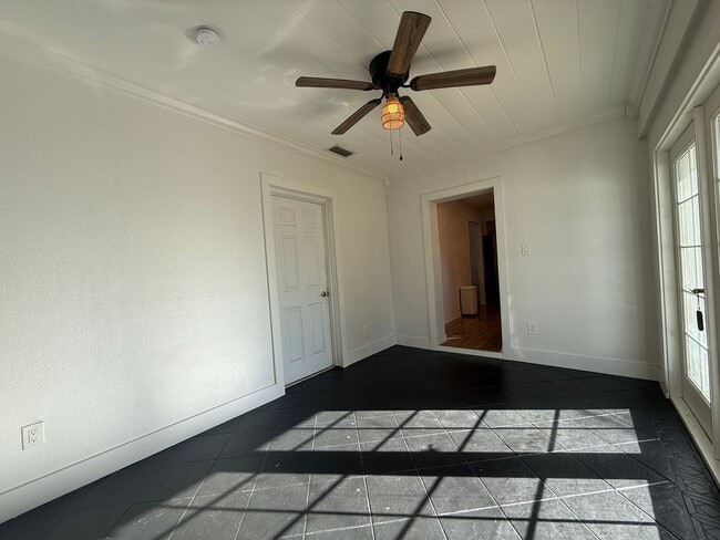 Building Photo - Charming 3-bedroom, 2-bathroom home