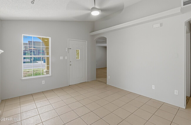 Building Photo - 12353 Tierra Apache Rd