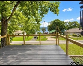 Building Photo - 22733 Creekwood Dr