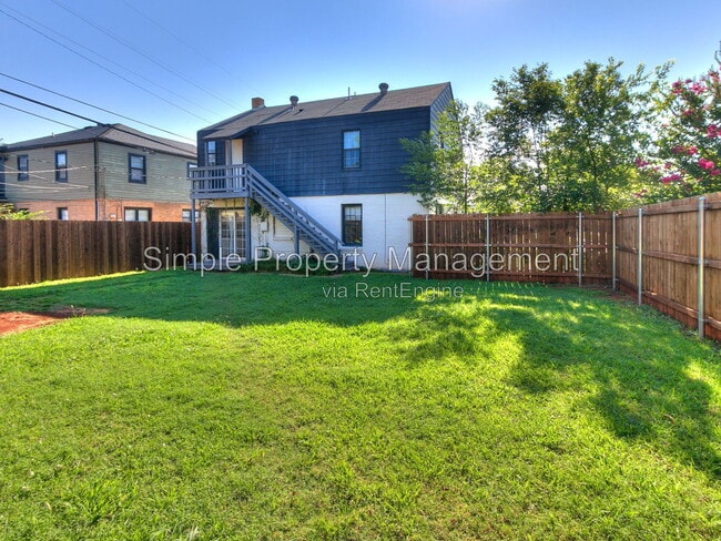 Building Photo - 3715 N Lee Ave