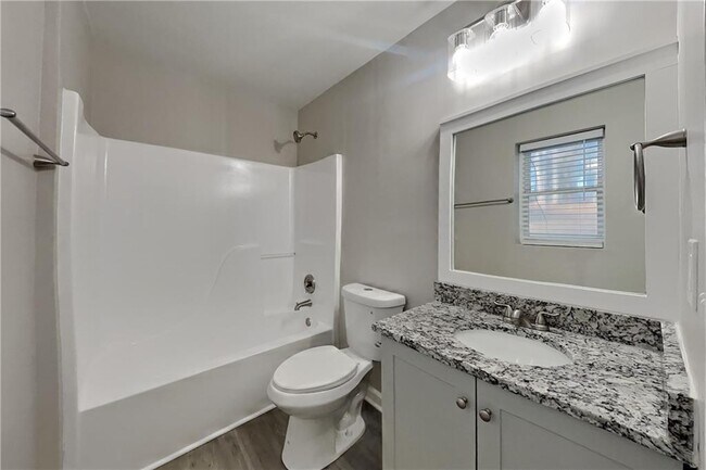 Building Photo - 3676 Victoria Dr